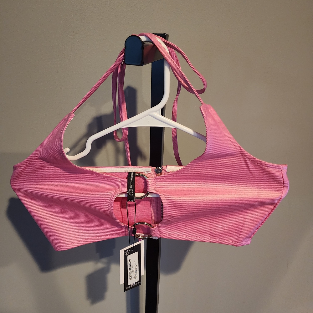 PrettyLittleThing Pink Ring-Front Halter Crop‎ Bralette